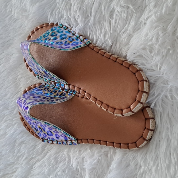 Gently worn in house only sandals - Picture 3 of 4